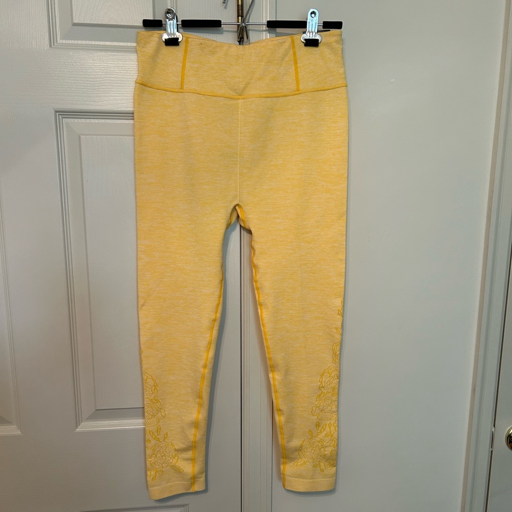 CALIA Seamless Collection high rise 7/8 legging with floral cutouts XL